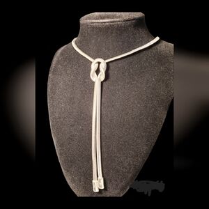 Vtg. Knot necklace